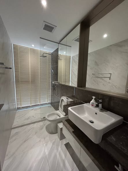 bathroom of Fynn Asoke