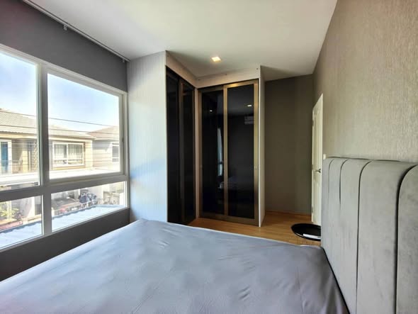 bedroom and room interior of Golden Neo Bangna-Kingkaew