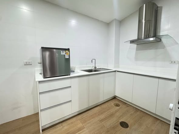 kitchen of Golden Town Sukhumvit-Bearing Station