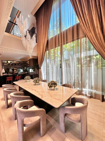 room interior of แกรนด์ บางกอก บูเลอวาร์ด ปิ่นเกล้า-กาญจนาฯ (Grand Bangkok Boulevard Pinklao – Kanchana)