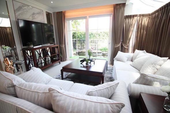 living room and bedroom of Grandio Sathorn