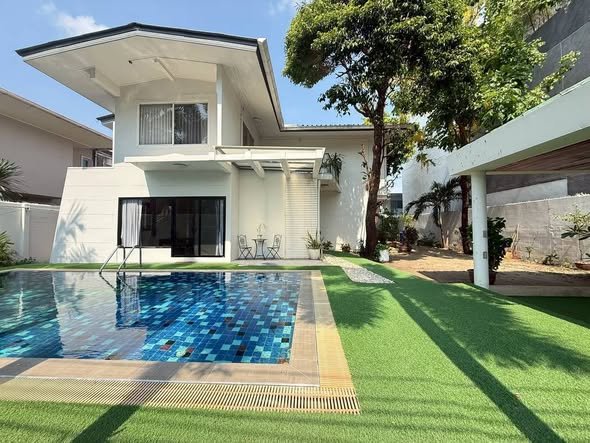 pool of Green Lung Pool Villas