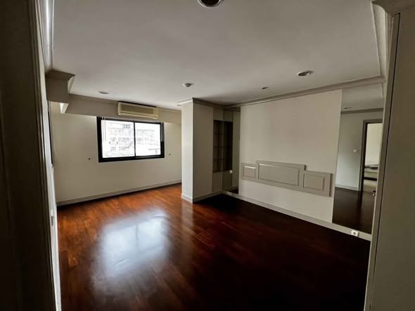 Green Point Silom Condominium