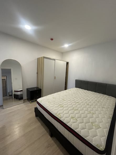 bedroom of Green Ville 2