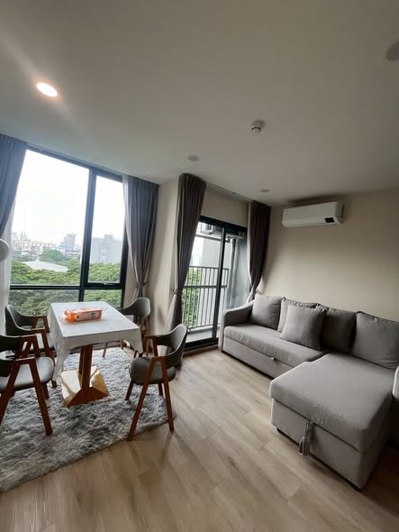 bedroom and living room of Groove Scape Ladprao-Sutthisan (กรูฟ สเคป ลาดพร้าว – สุทธิสาร)