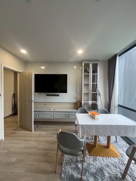 living room and room interior of Groove Scape Ladprao-Sutthisan (กรูฟ สเคป ลาดพร้าว – สุทธิสาร)