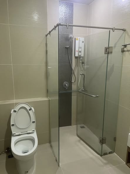 room interior and bathroom of Happy condo ladprao