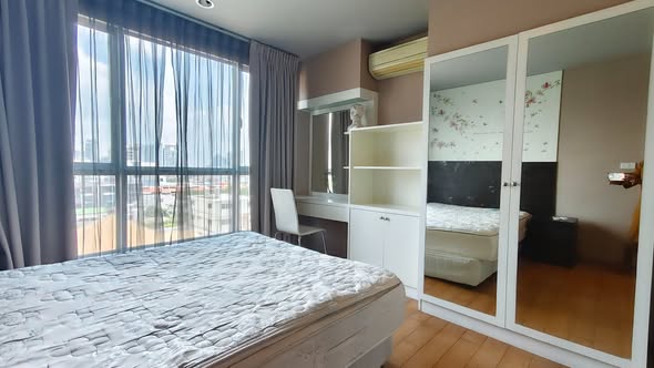 bedroom and room interior of Hive Sukhumvit 65
