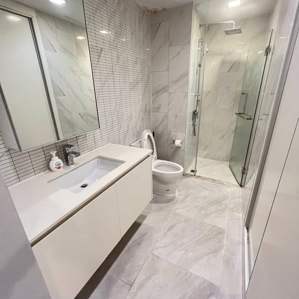 room interior and bathroom of HYDE Sukhumvit 11