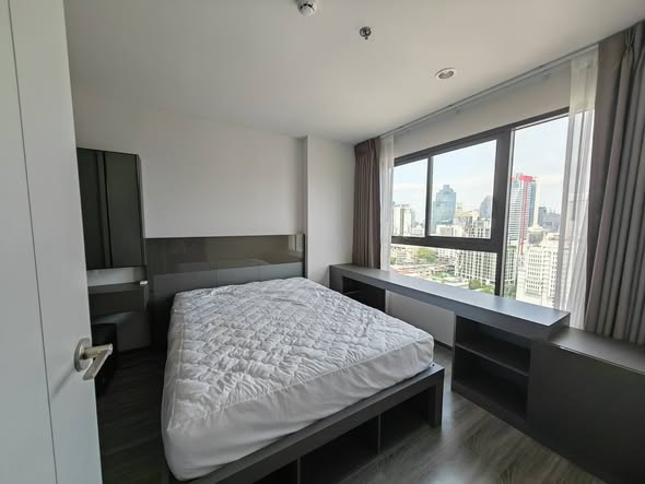 bedroom of IDEO Chula-Sam Yan