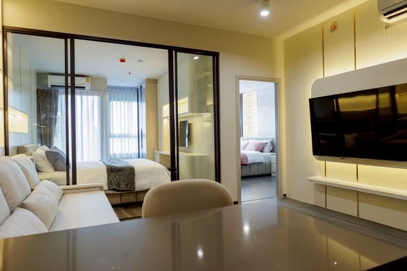 bedroom and room interior of IDEO Chula-Sam Yan