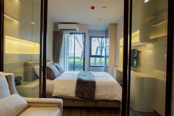 bedroom and room interior of IDEO Chula-Sam Yan