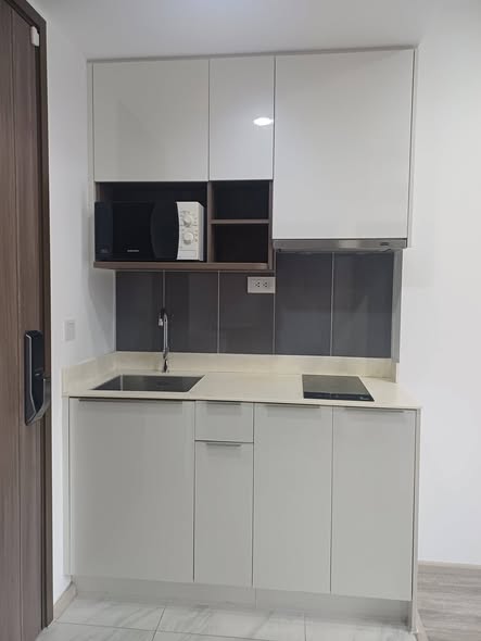 bathroom and kitchen of Ideo Mobi Asoke