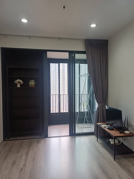 bedroom and room interior of Ideo Mobi Asoke
