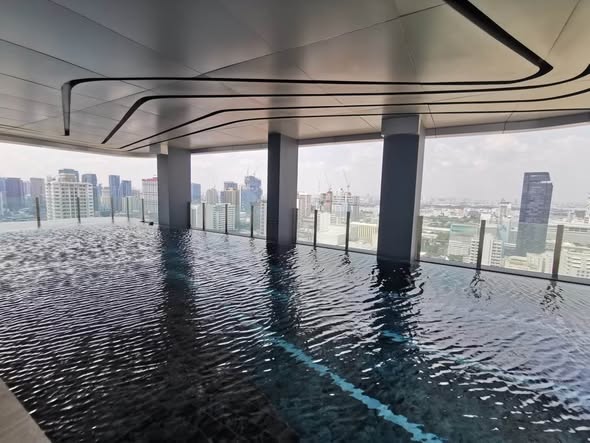 pool of Ideo Mobi Rang Nam