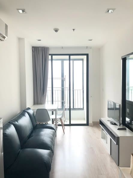 living room and room interior of Ideo Mobi Sathorn