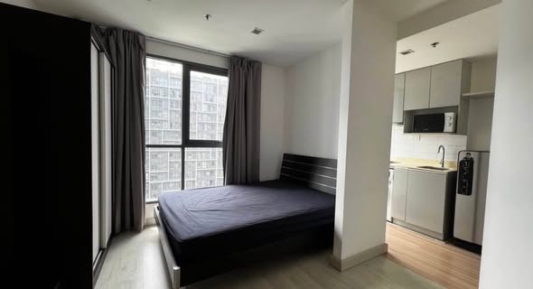 bedroom of Ideo Mobi Sukhumvit 81