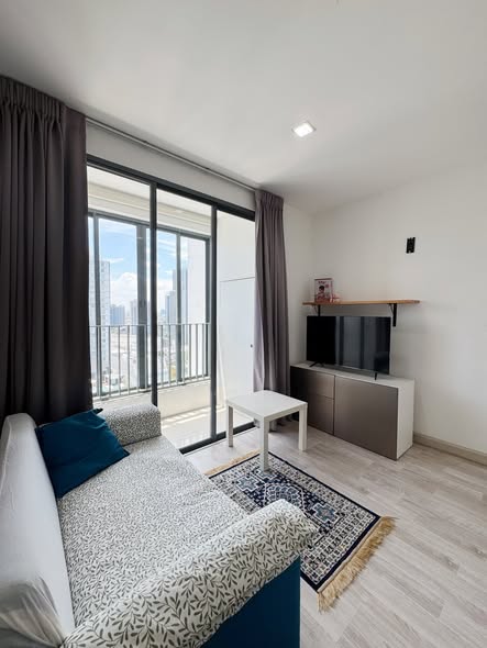 bedroom and living room of Ideo Mobi Sukhumvit 81