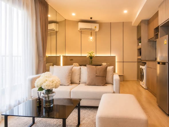 living room and kitchen of Ideo Mobi Sukhumvit Eastpoint