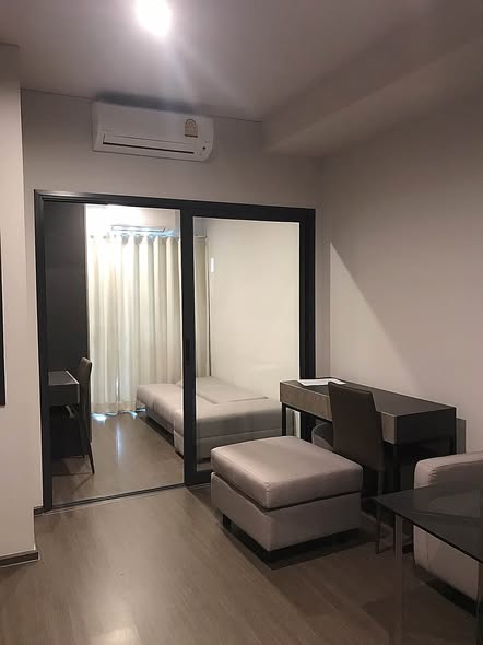 bedroom and room interior of Ideo Phaholyothin Chatuchak