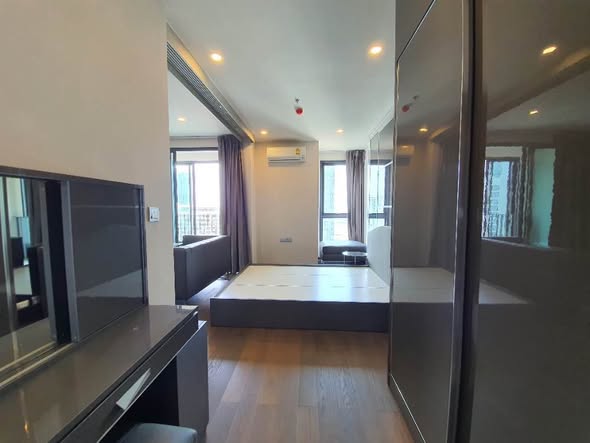 bedroom and room interior of Ideo Q Ratchathewi