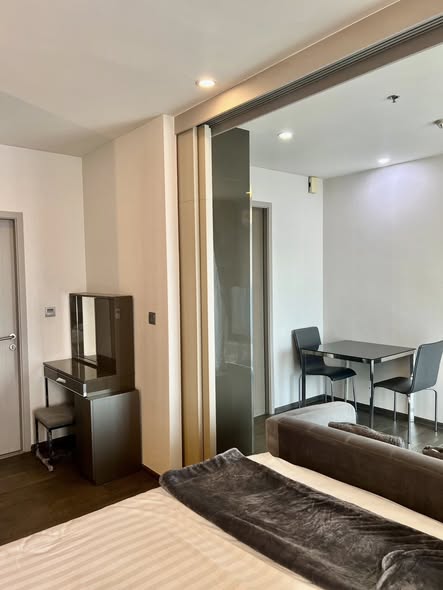 bedroom and room interior of Ideo Q Ratchathewi