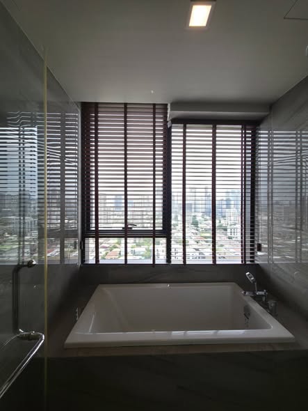 bedroom and bathroom of Ideo Q Sukhumvit 36