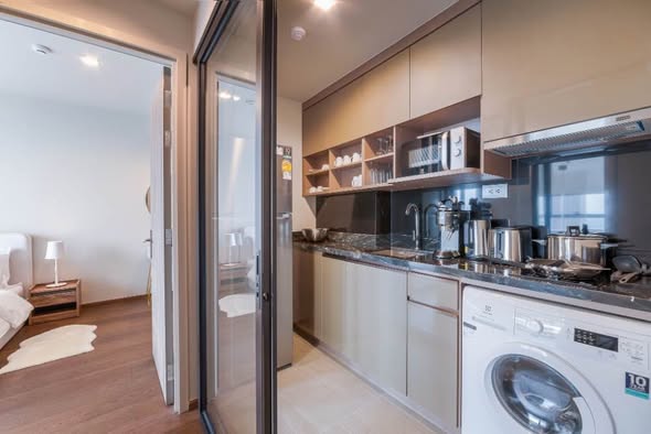 bedroom and room interior of Ideo Q Sukhumvit 36