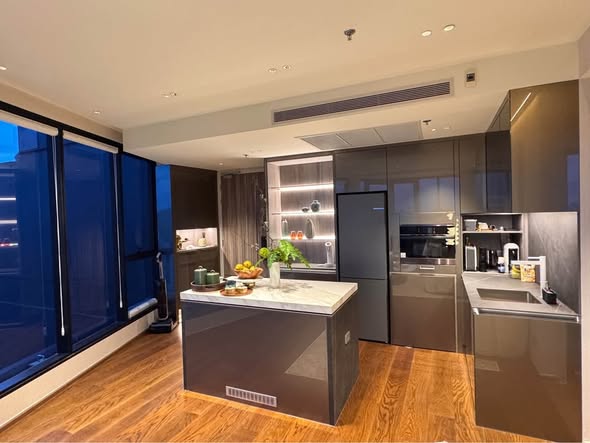 room interior and kitchen of Ideo Q Sukhumvit 36