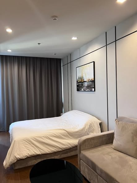 bedroom and room interior of Ideo Q Victory
