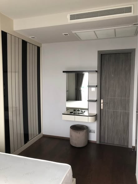 bedroom and room interior of Ideo Q Victory