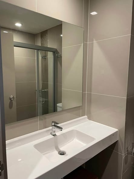 bathroom of IDEO Rama9 – Asoke