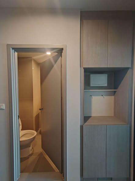 bathroom of Ideo Ramkamhaeng Lamsali Station