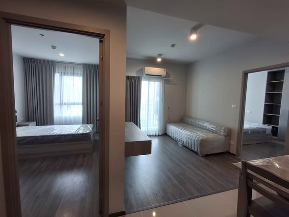 bedroom and room interior of Ideo Ramkamhaeng Lamsali Station