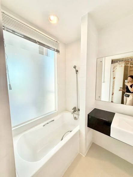 bathroom of IDEO Ratchada-Huai Khwang