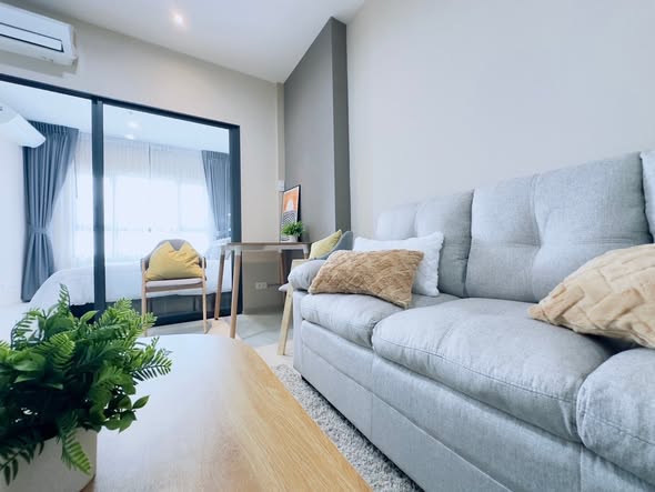 living room and bedroom of IDEO Sukhumvit 115
