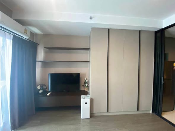 bedroom and room interior of Ideo Sukhumvit 93