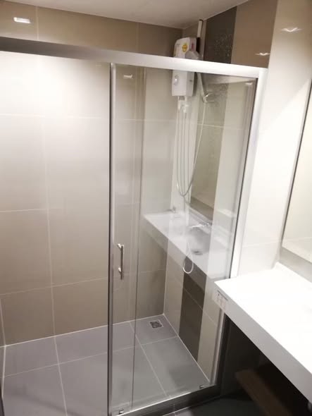 room interior and bathroom of Ideo Sukhumvit 93