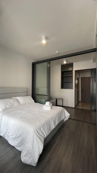 bedroom and room interior of IDEO Sukhumvit Rama 4 ไอดีโอ สุขุมวิท-พระราม 4