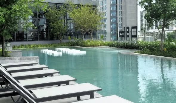 pool of IDEO Sukhumvit Rama 4 ไอดีโอ สุขุมวิท-พระราม 4