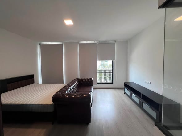 bedroom and room interior of Indy 5 Bangna Km.7