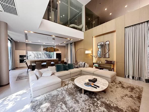living room and bedroom of Issara Residence Rama 9 (อิสสระ เรสซิเดนซ์ พระราม 9)