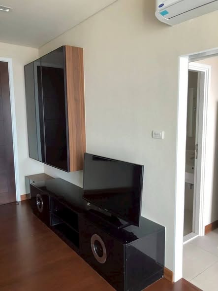 room interior of IVY THONGLOR