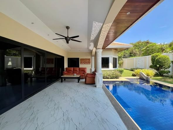 room interior of Jomtien Park Villas