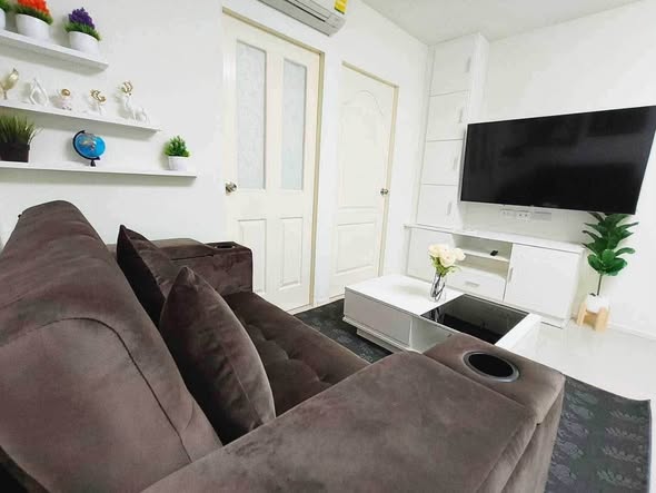 living room of Kensington Bearing