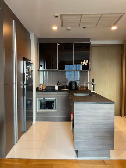 room interior and kitchen of Keyne by Sansiri