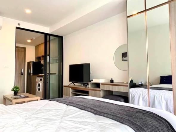 bedroom and room interior of Knightsbridge Collage Sukhumvit 107