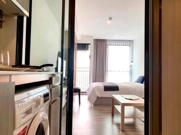 bedroom and room interior of Knightsbridge Collage Sukhumvit 107