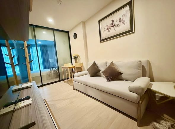 bedroom and living room of KnightsBridge Phaholyothin Interchange