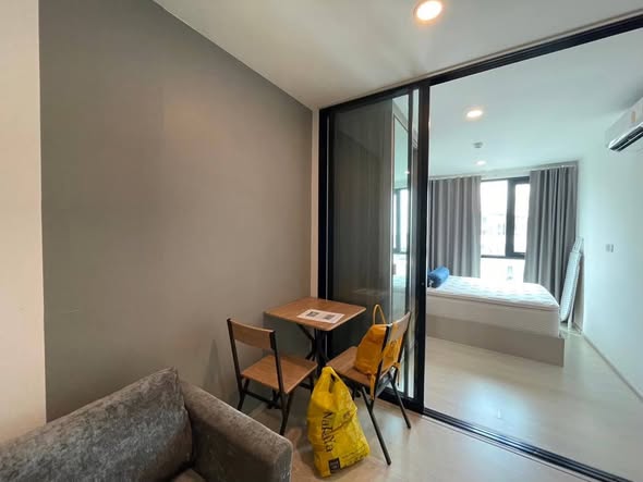 bedroom and room interior of KnightsBridge Phaholyothin Interchange